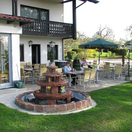 Gasthaus Und Ferienwohnungen "Zum Engel" Waldbrunn (Baden-Wurttemberg) Exterior foto