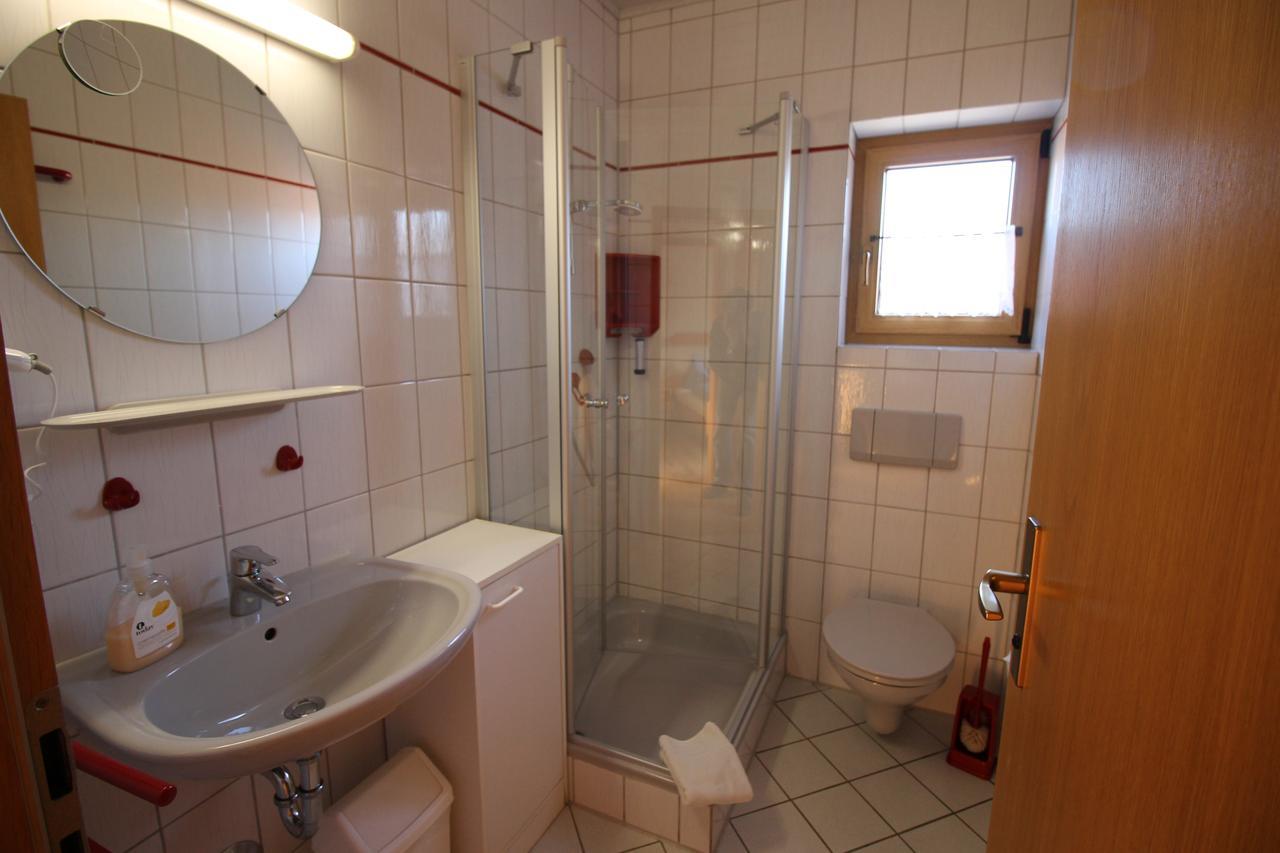 Gasthaus Und Ferienwohnungen "Zum Engel" Waldbrunn (Baden-Wurttemberg) Quarto foto